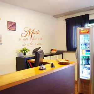 Music Couette-café Milan